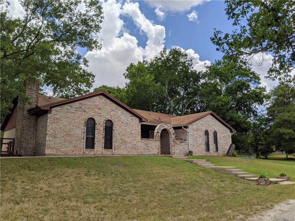 531 County Road 4745 - Photo 1