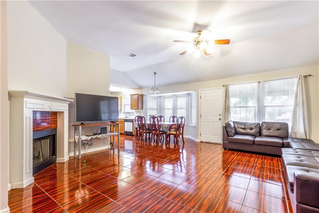 5302 Lark Creek Dr - Photo 1