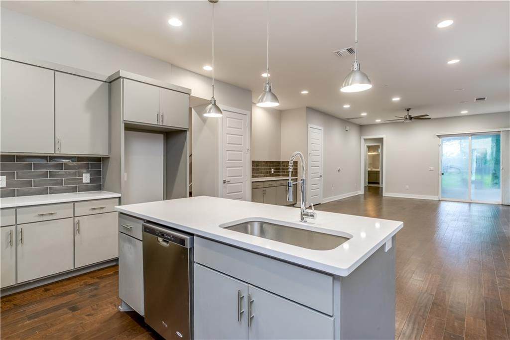1100 Saucedo St - Photo 1