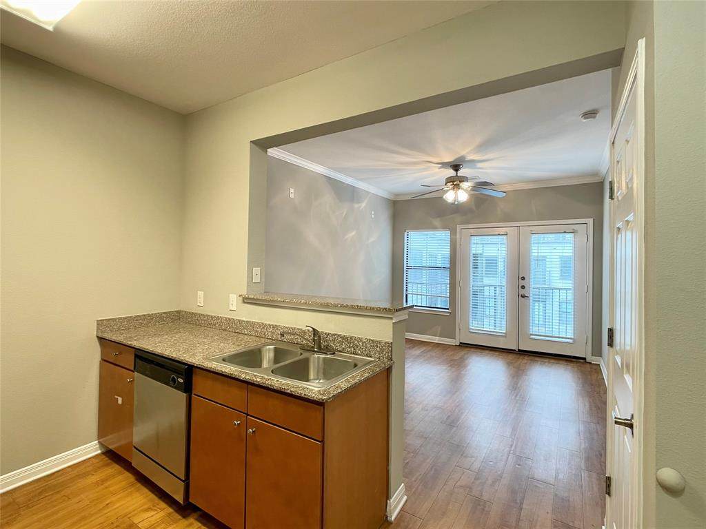 2502 Leon St - Photo 1