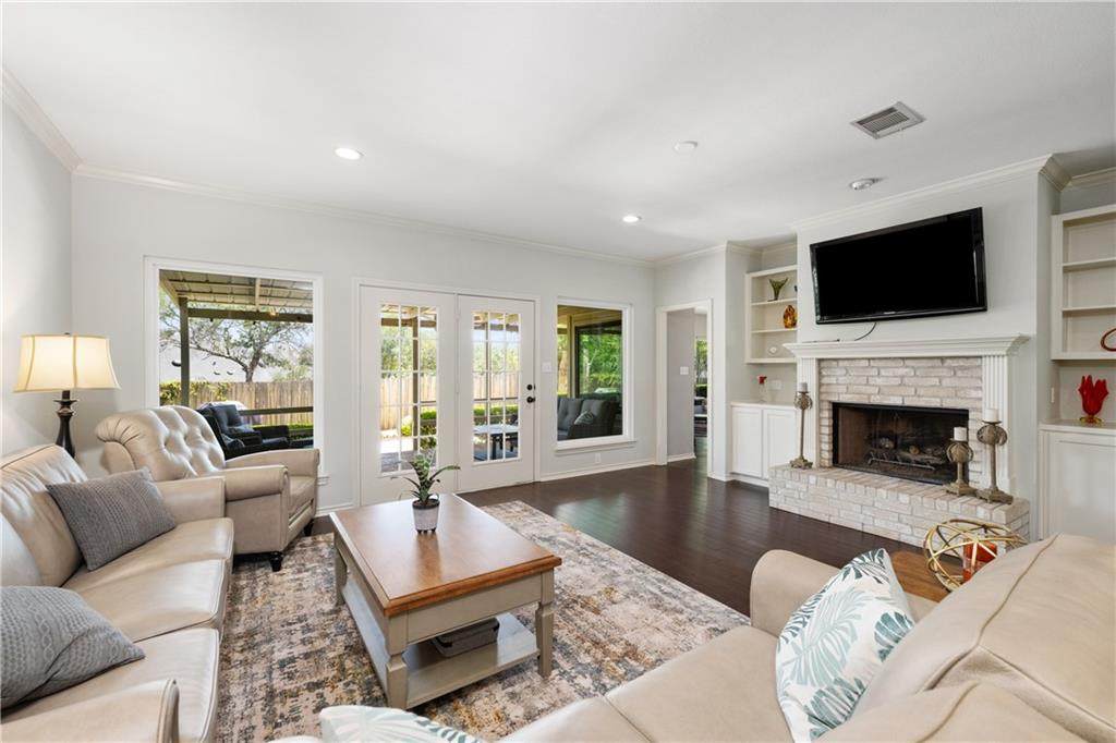 206 Phlox Dr - Photo 1