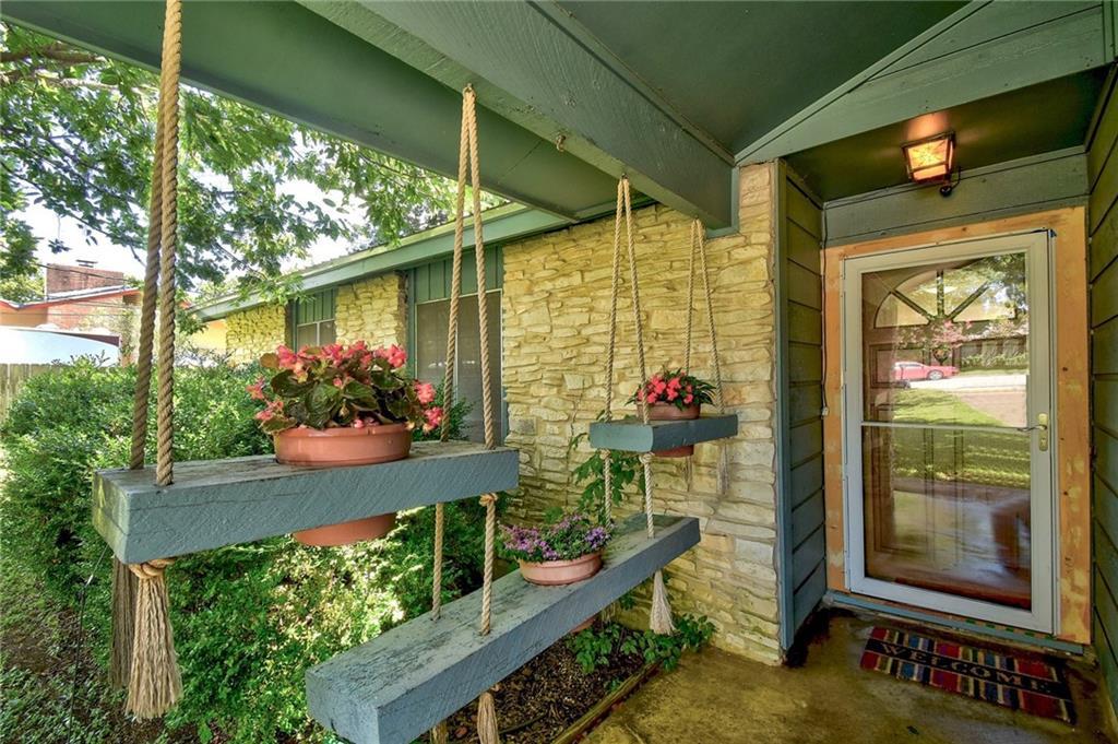 5901 Parkwood Dr - Photo 1