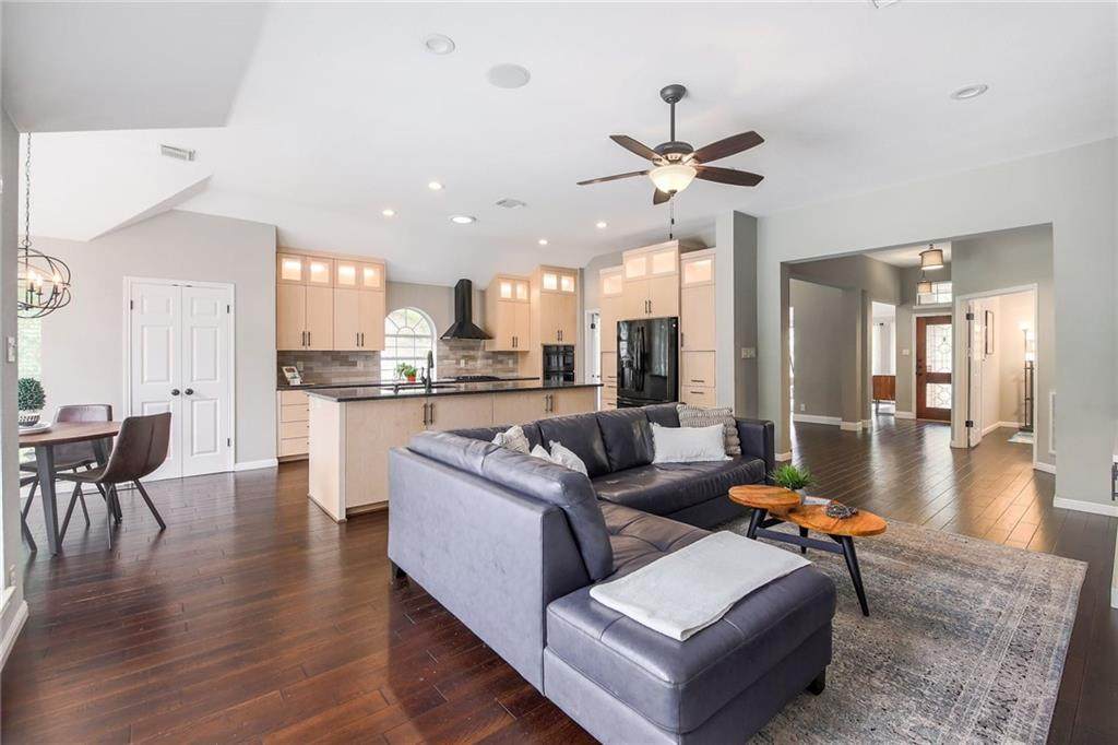 10412 Laurel Hill Cv - Photo 1