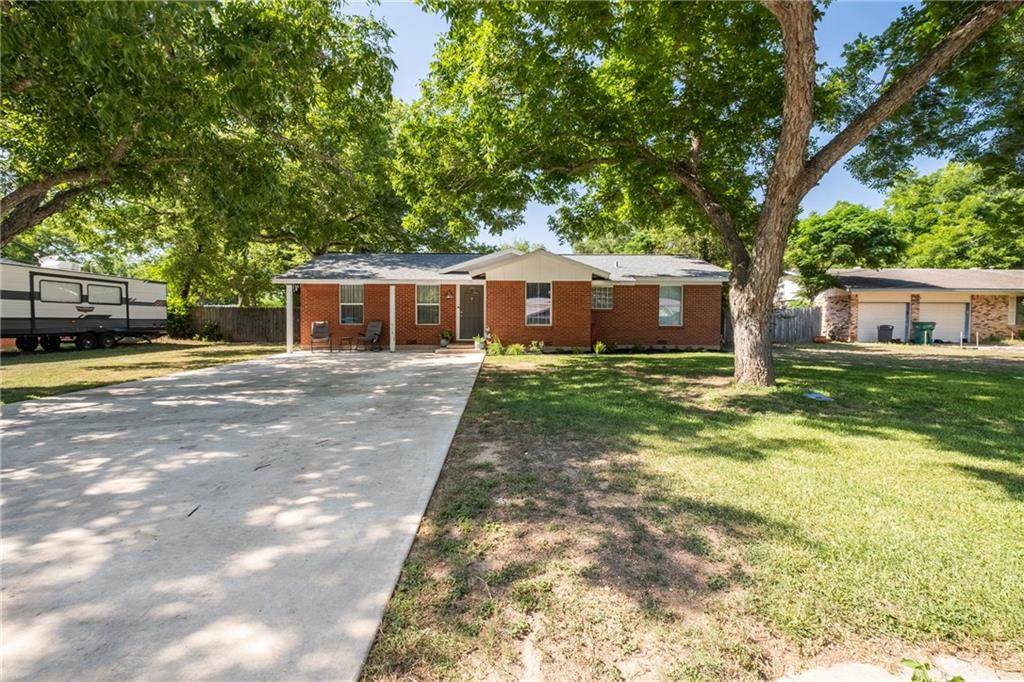 1405 8th St - Photo 1
