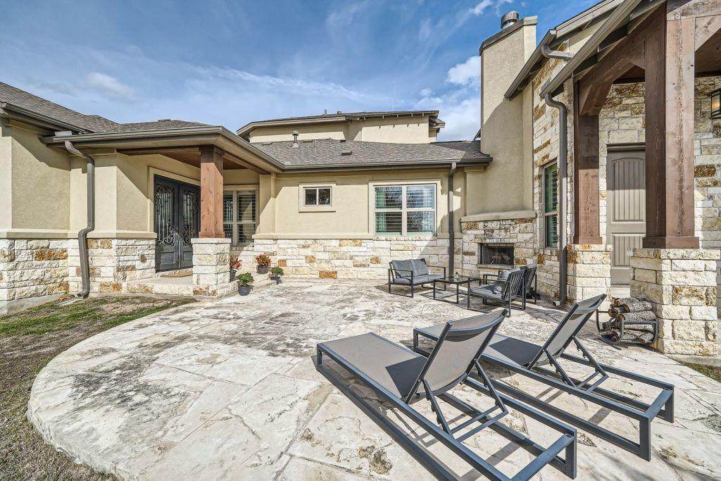 100 Dakota Dr - Photo 1