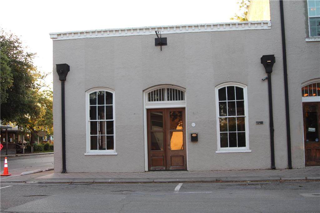 815 Main St - Photo 1