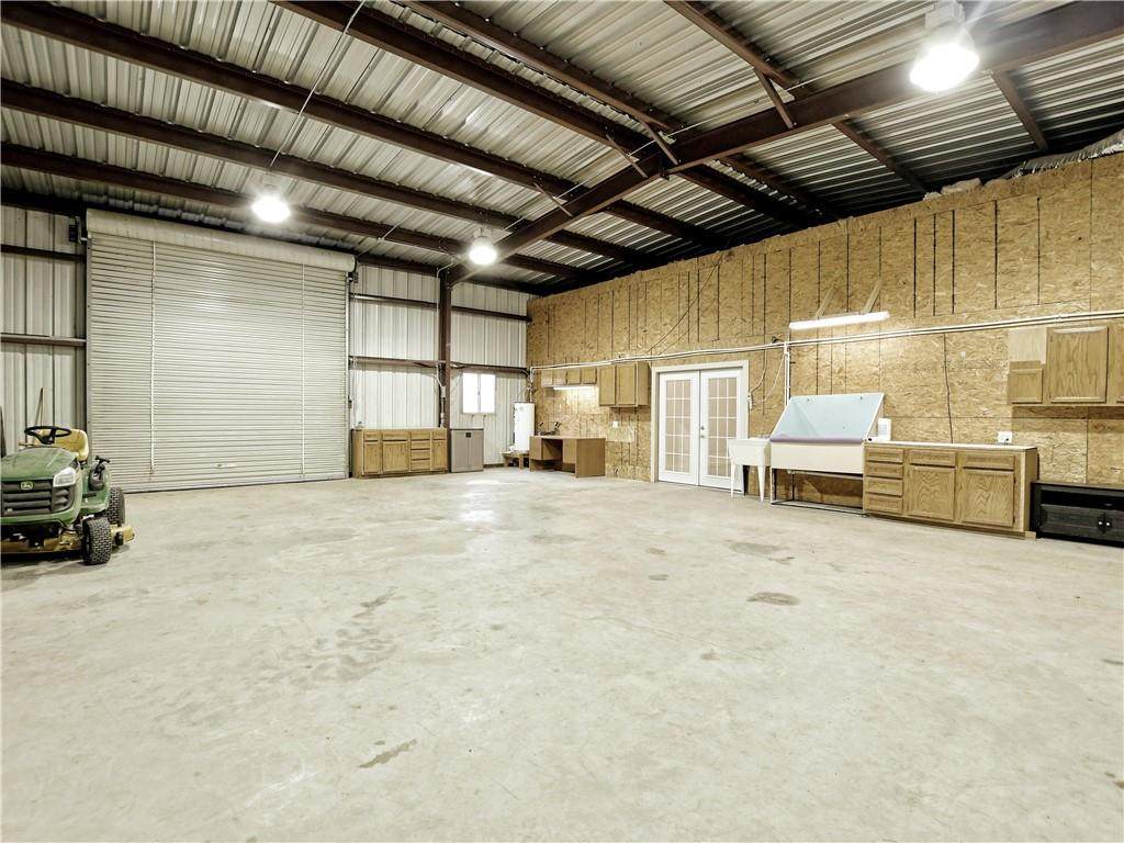700 Private Road 909 - Photo 1