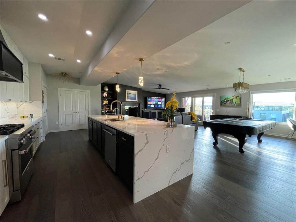 3200 Grandview St - Photo 1