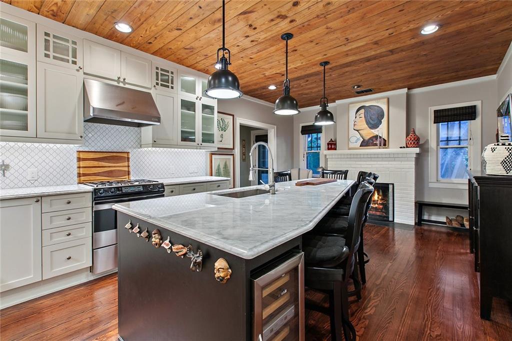 1100 Castle Ct - Photo 1