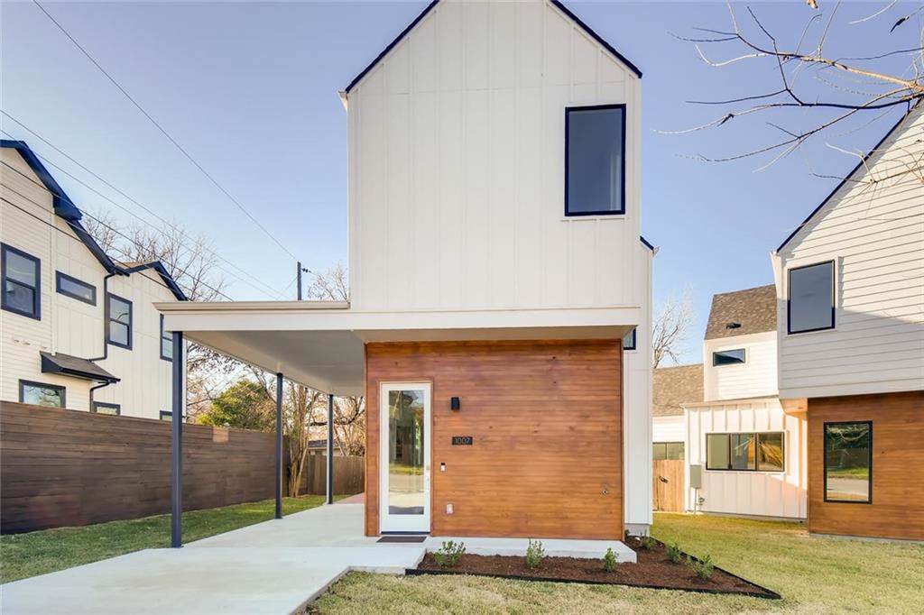 1007 Barton Skyway - Photo 1