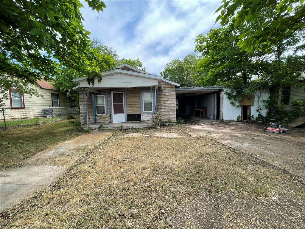 603 Maple St - Photo 1