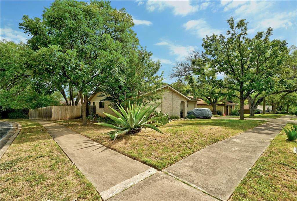 2720 Bryonhall Dr - Photo 1