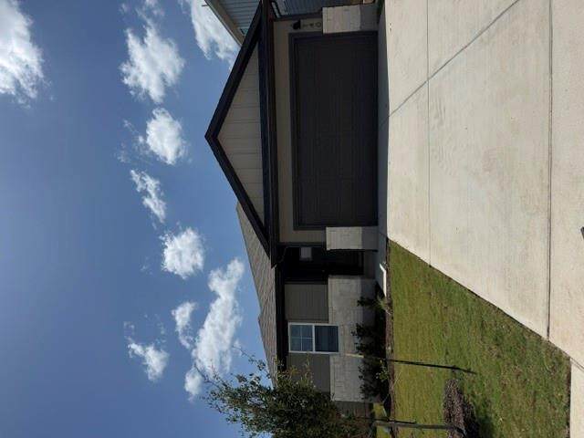 140 Woodbrook Dr - Photo 1