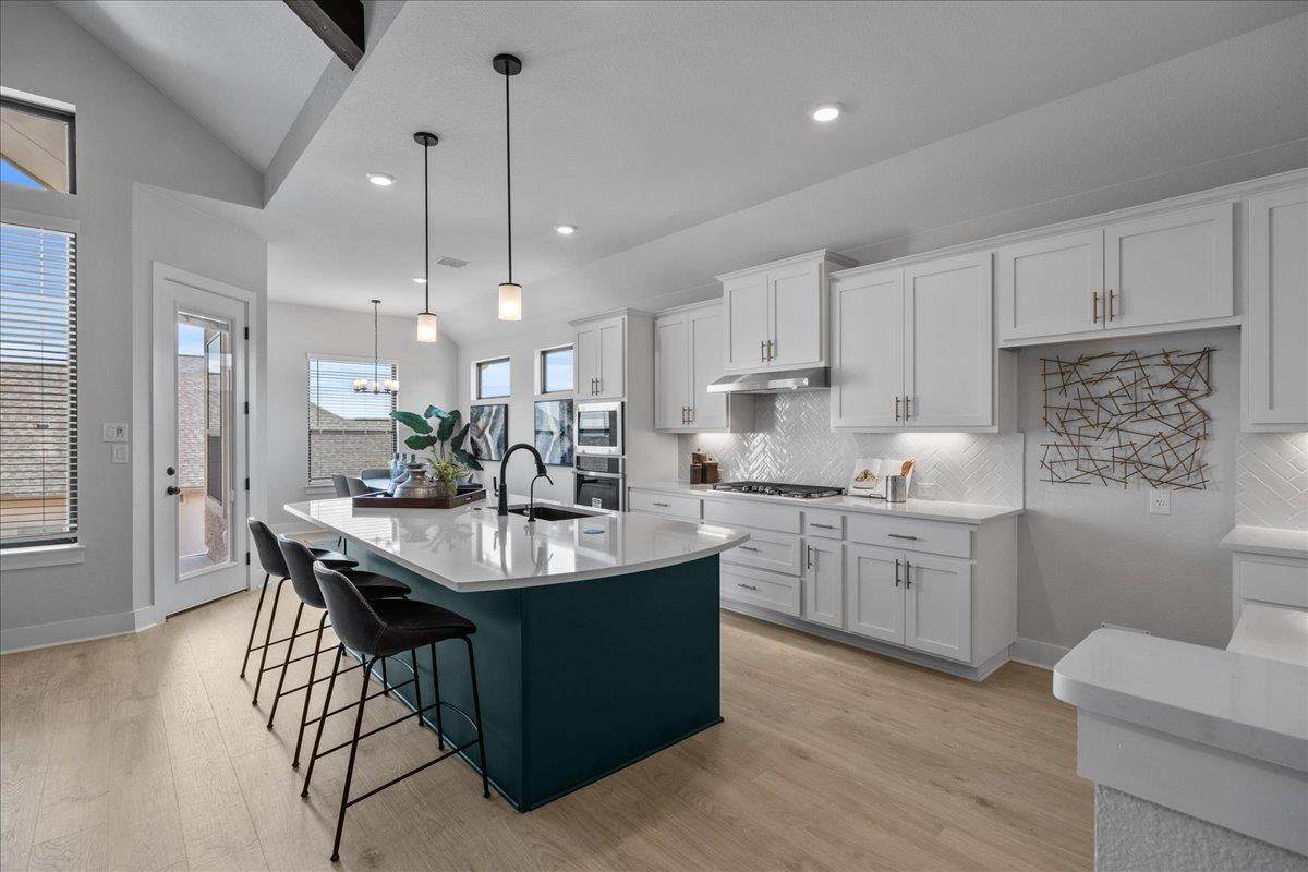 135 Kapok St - Photo 1