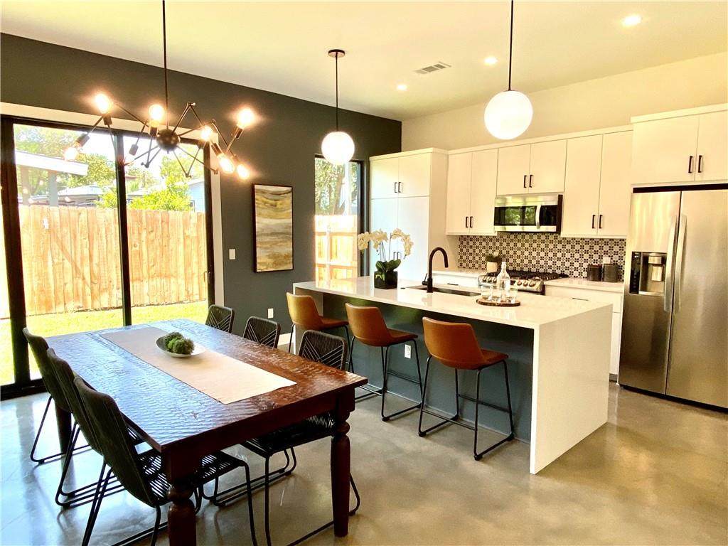 615 Brentwood St - Photo 1