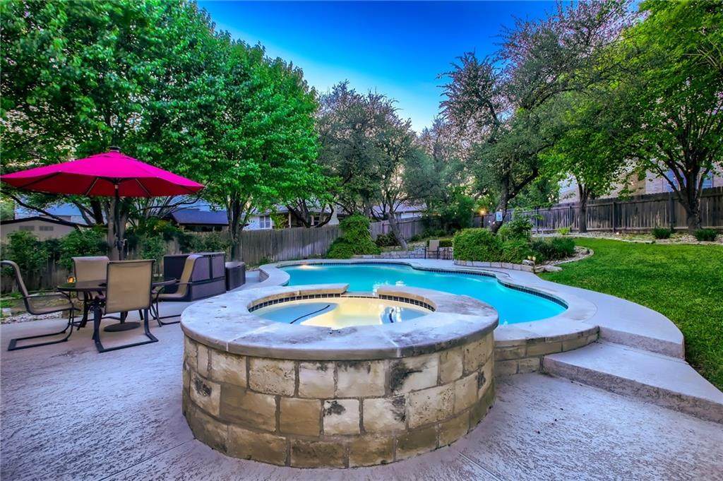 1409 Royce Ln - Photo 1
