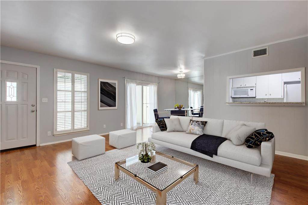 6718 Silvermine Dr - Photo 1