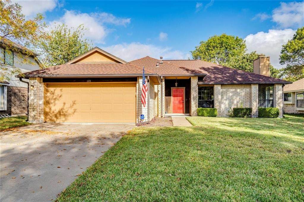 601 Susan Ln - Photo 1