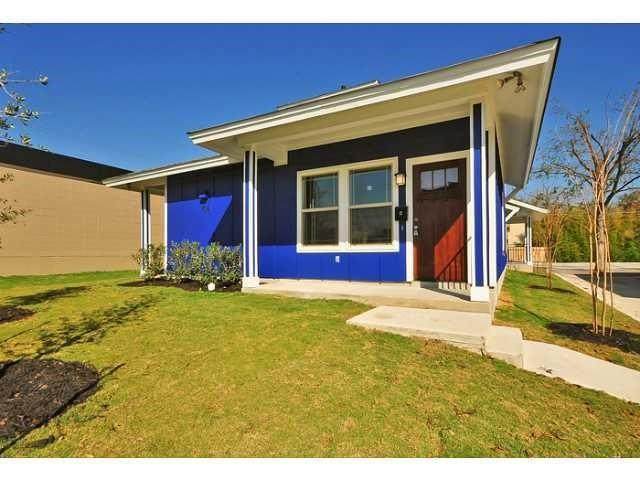 706 North Loop Blvd - Photo 1