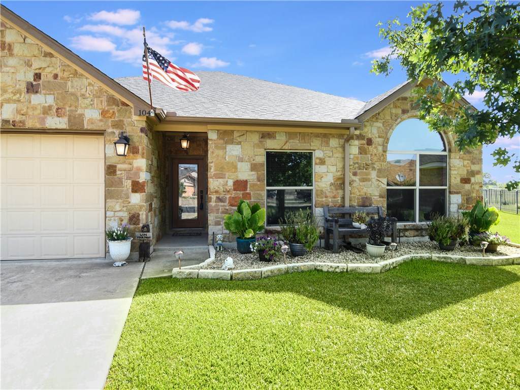 104 Pelican Ct - Photo 1