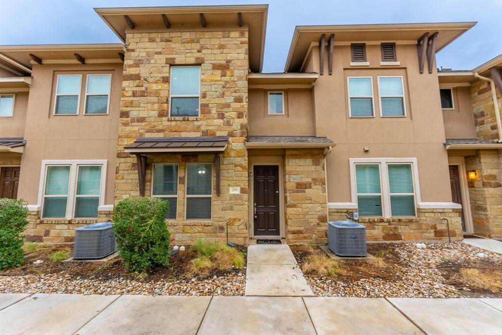 13800 Lyndhurst St - Photo 1