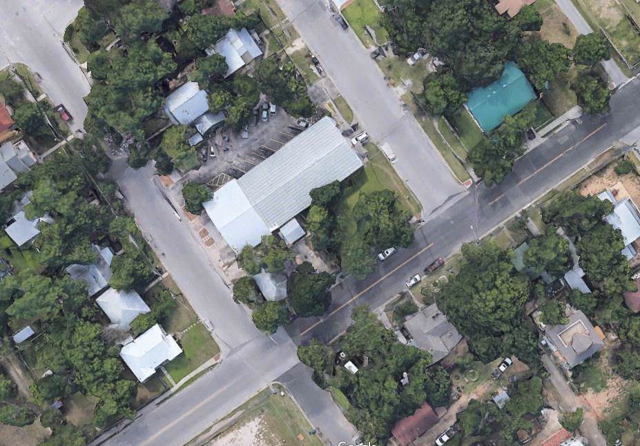 1304 Comal St - Photo 1