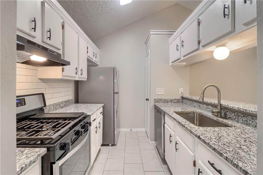 11908 Sunhillow Bnd - Photo 1