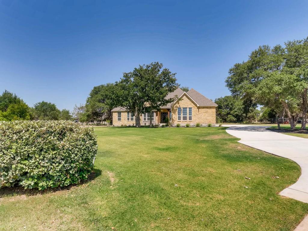 104 Hazelnut Ct - Photo 1