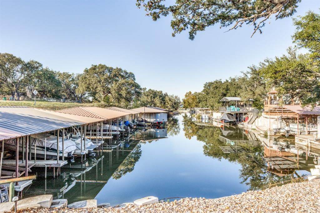 104 Bridgepoint Dr - Photo 1