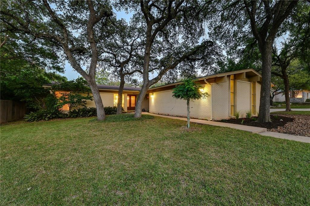 8613 Willowick Dr - Photo 1