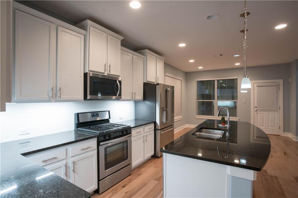 7201 Tybalt St - Photo 1