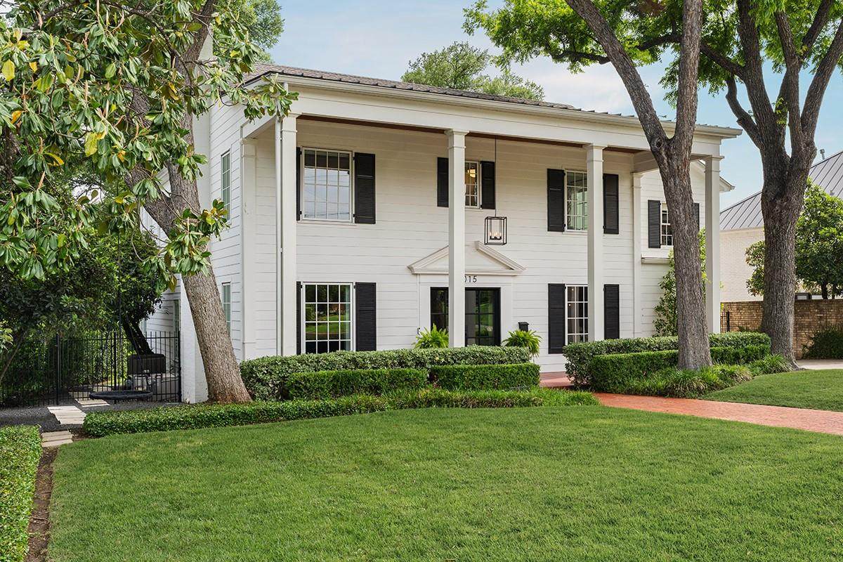1015 Gaston Ave - Photo 1