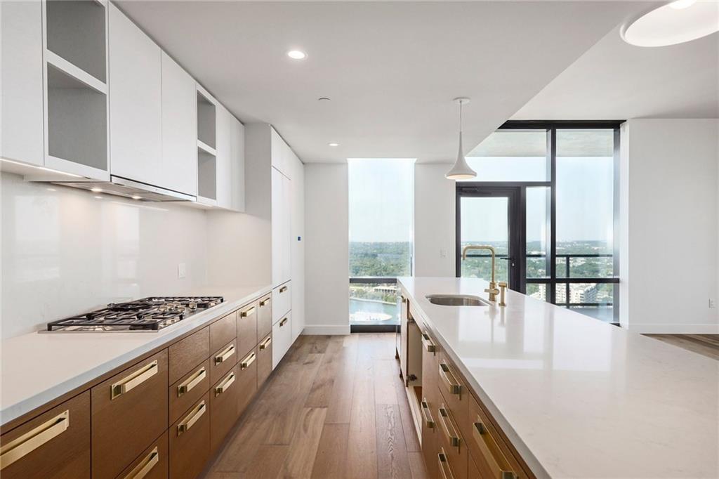 70 Rainey St - Photo 1