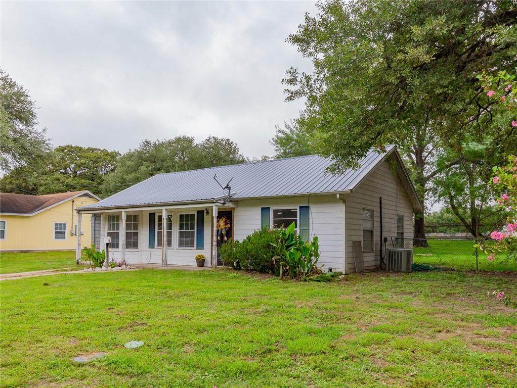 920 Haley Ave - Photo 1