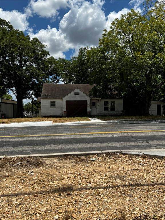 607 Cameron Ave - Photo 1