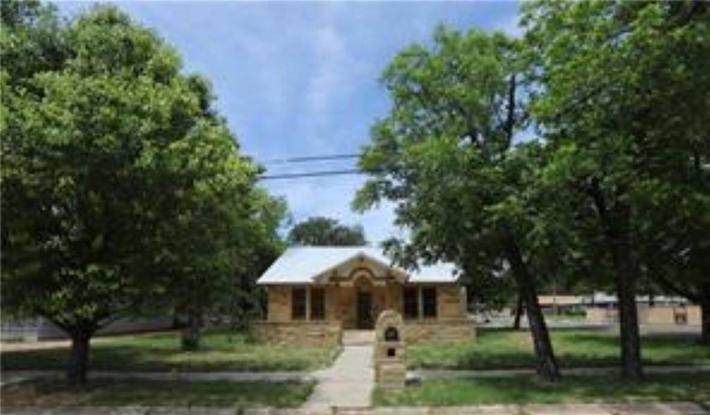 302 Broad St - Photo 1
