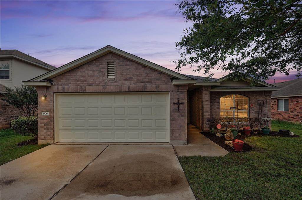 906 Remington Dr - Photo 1