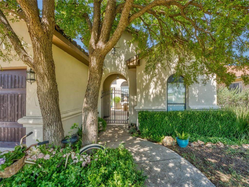 402 Bendito Way - Photo 1