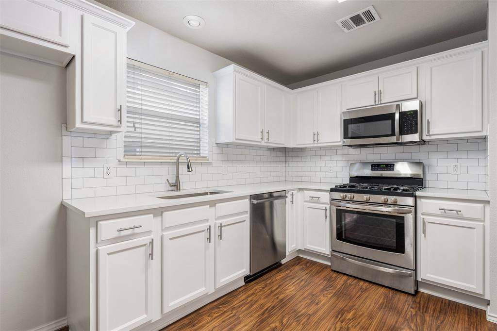 1502 Big Bend Dr - Photo 1