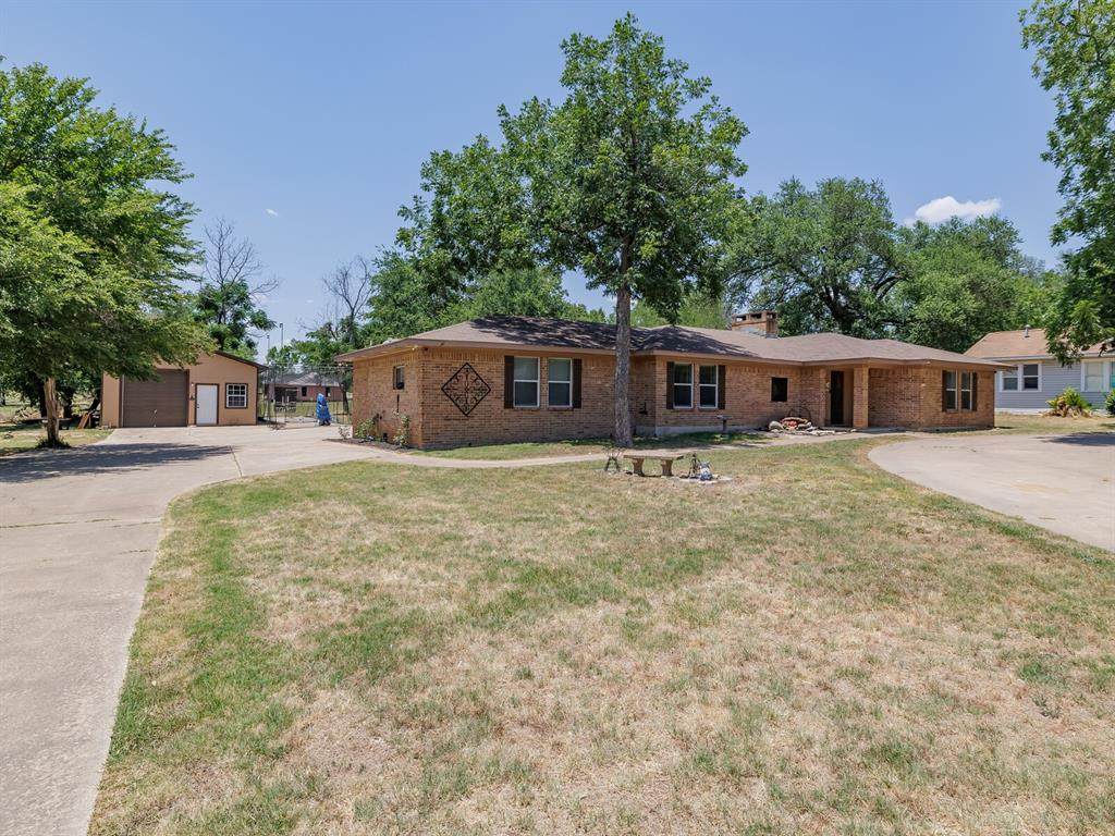 802 Bell Ave - Photo 1