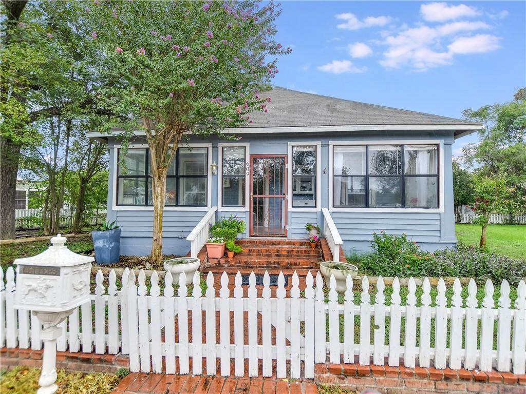 609 Main St - Photo 1