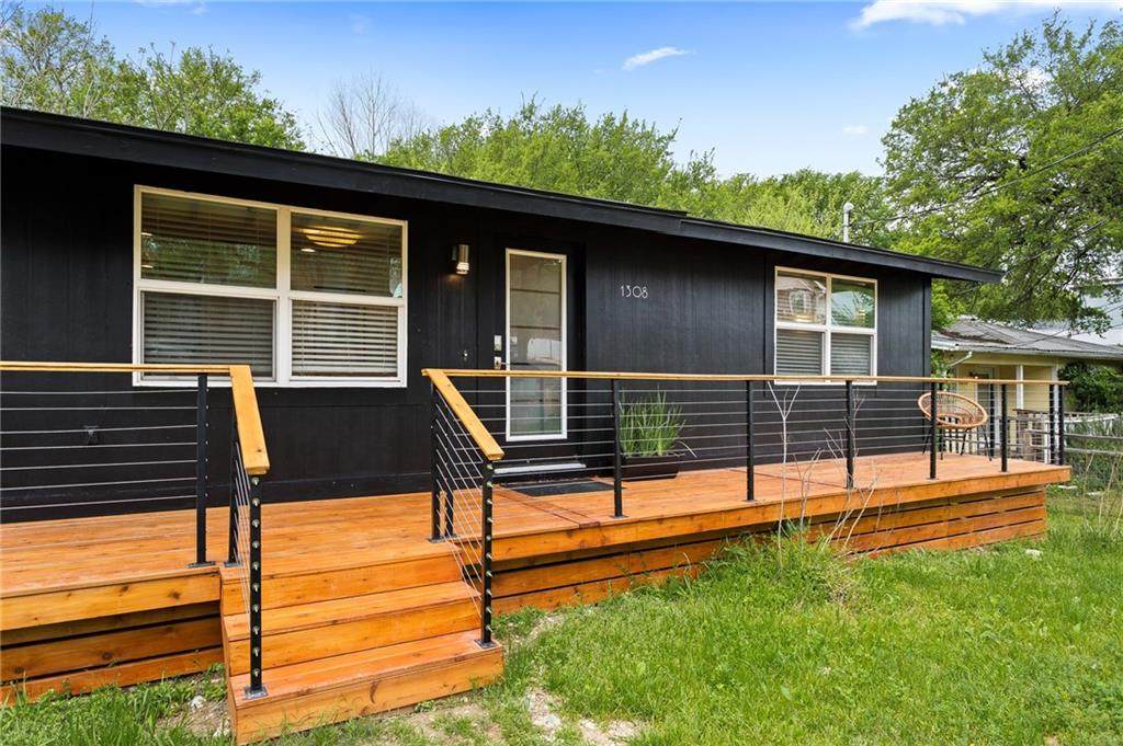 1308 Delano St - Photo 1