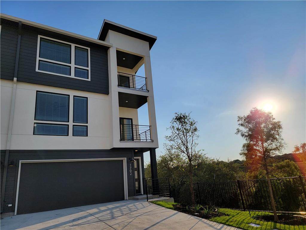 2050 Lohmans Spur - Photo 1