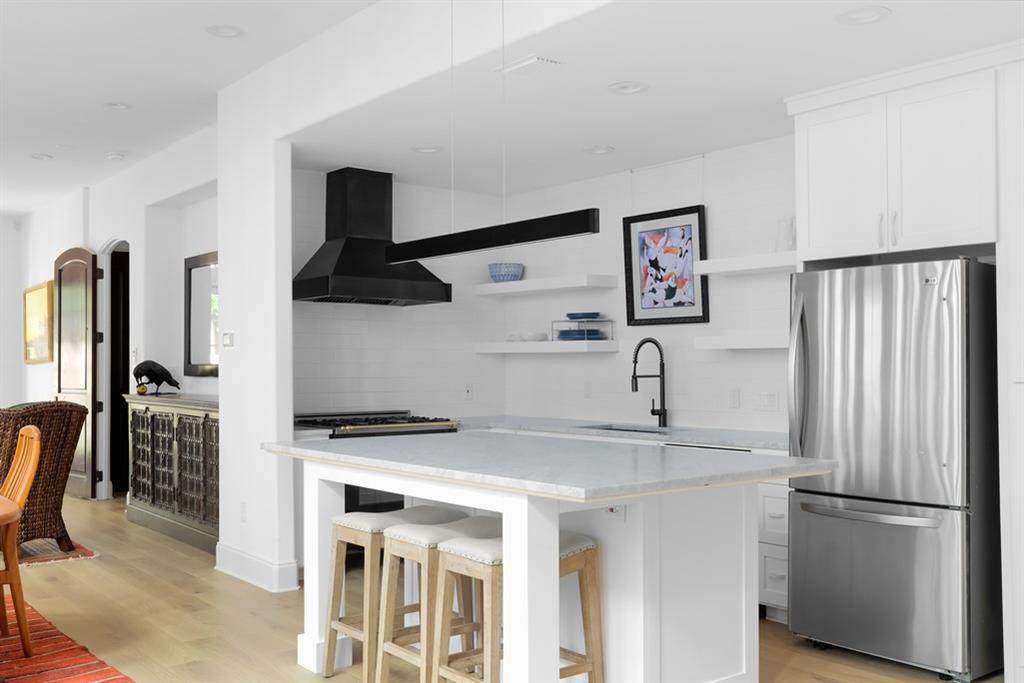 707 Johanna St - Photo 1