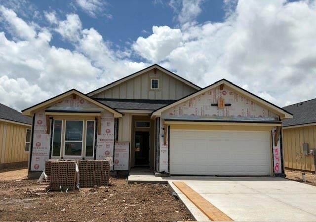 548 Gus Loop - Photo 1