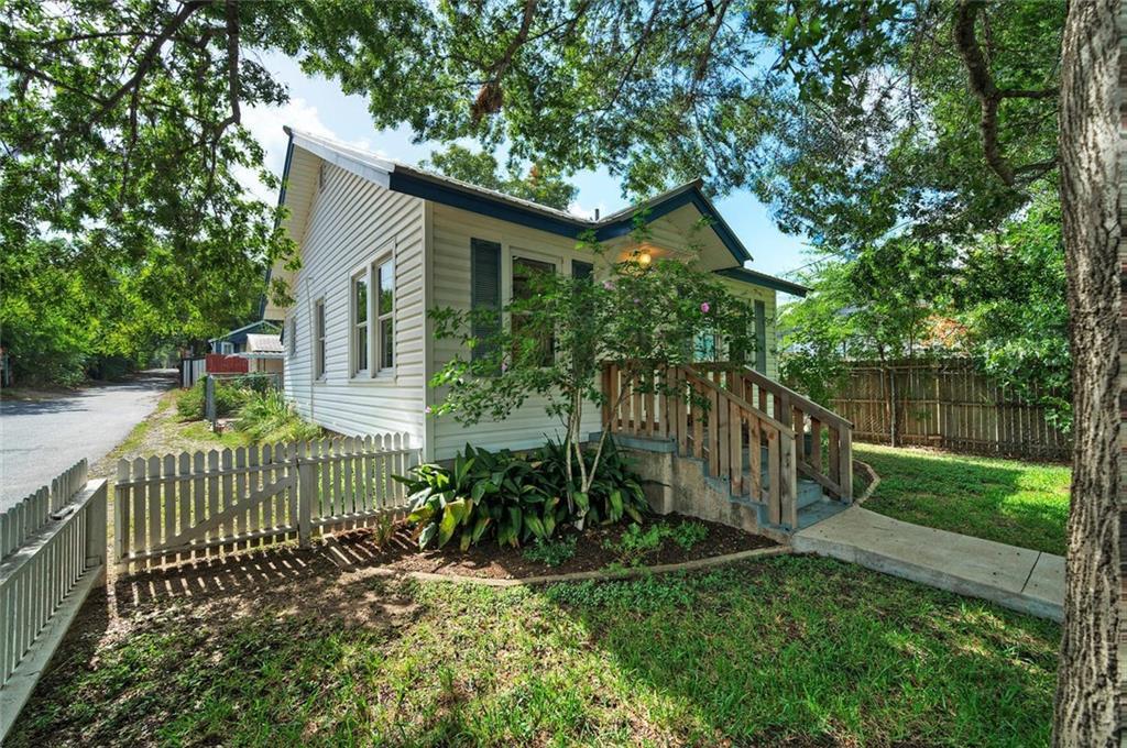 1807 5th St - Photo 1