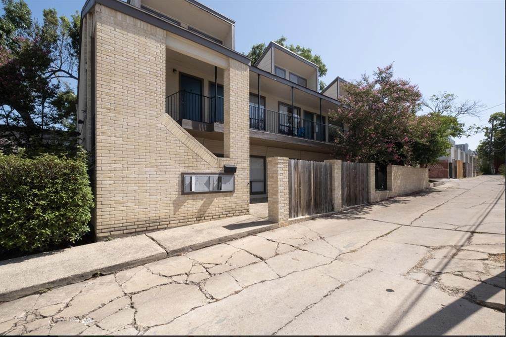 1905 San Gabriel St - Photo 1
