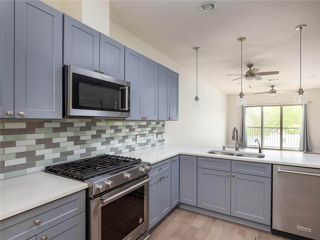 908 Nueces St - Photo 1