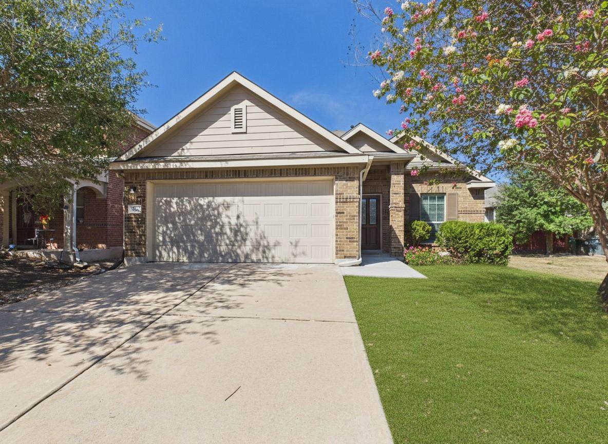 546 Travertine Trl - Photo 1