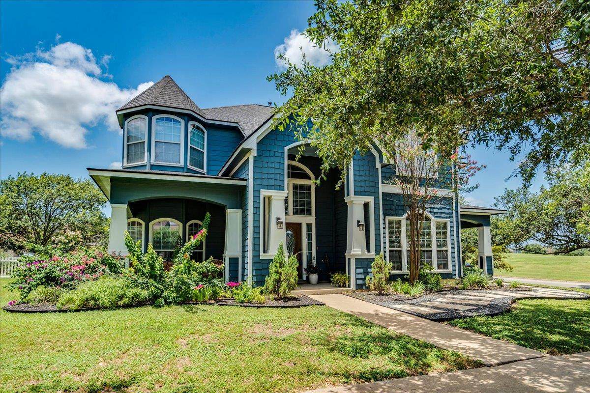1077 Fairway - Photo 1